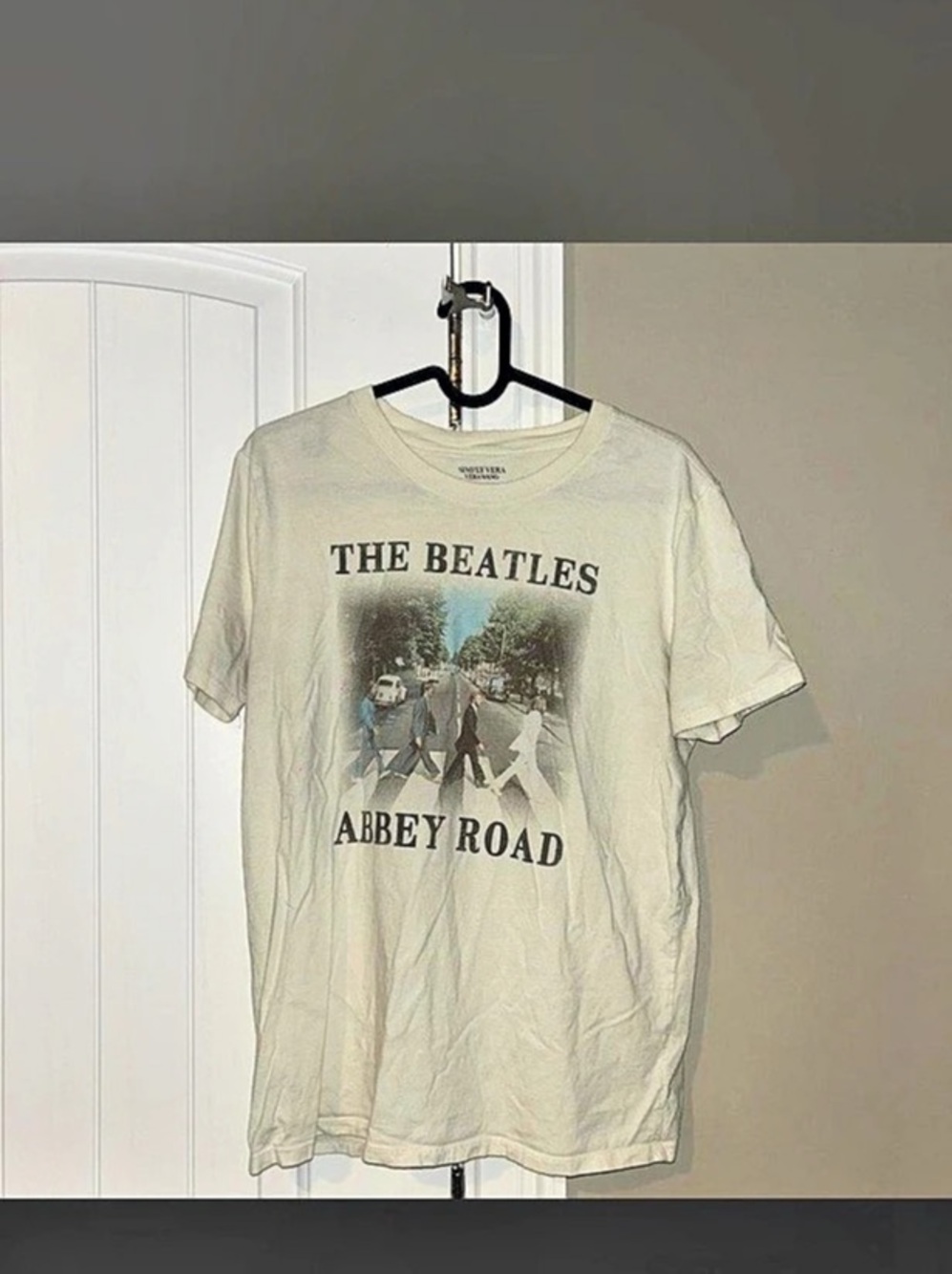Simply Vera Wang The Beatles Abbey Road Graphic T-Shirt Tee Size Medium